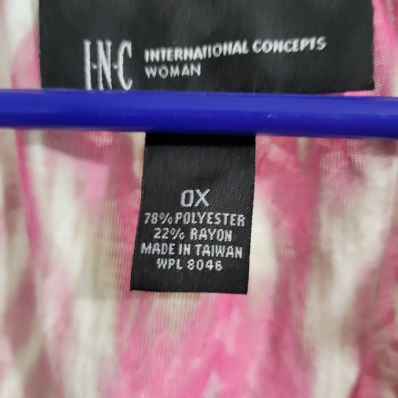 INC Flutter sleeve top size 0x - Picture 2 of 7